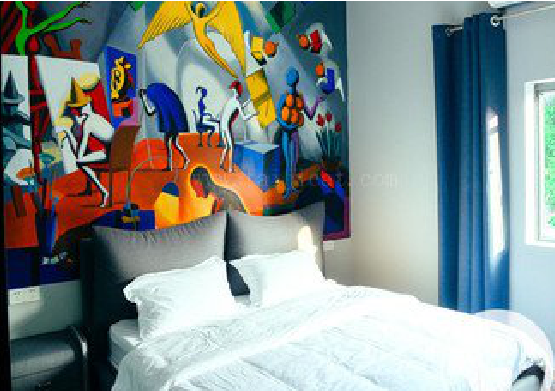 赫章对于酒店的墙体彩绘而言更注重哪些方面？